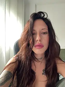 BellaGiaxx online show from November 17, 10:10 am