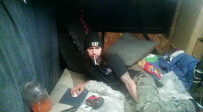 Snapshot of cdressupdiva chatting on December 8, 7:32 pm cdressupdiva online show from December 8, 7:32 pm