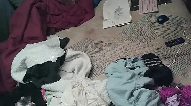 Snapshot of cdressupdiva chatting on December 31, 4:04 pm cdressupdiva online show from December 31, 4:04 pm