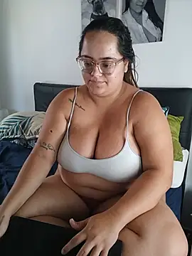 Snapshot of RachellGraham chatting on July 28, 4:39 pm RachellGraham online show from July 28, 4:39 pm