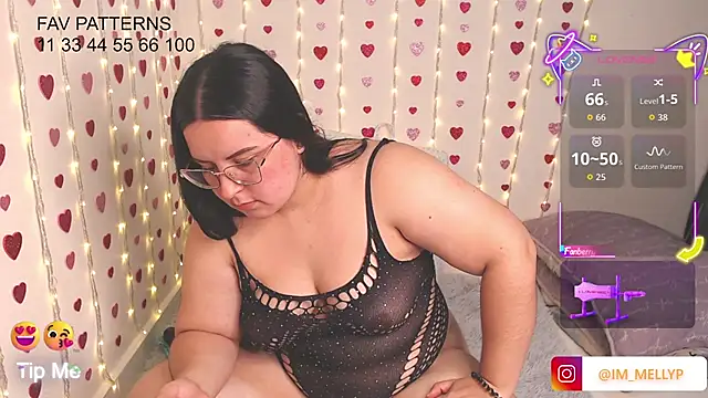 Snapshot of Mellyparker_ chatting on April 22, 3:24 pm Mellyparker online show from April 22, 3:24 pm