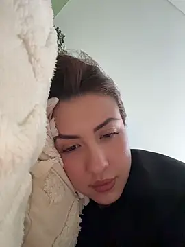 Snapshot of EmaSaenz chatting on June 5, 9:09 pm EmaSaenz online show from June 5, 9:09 pm