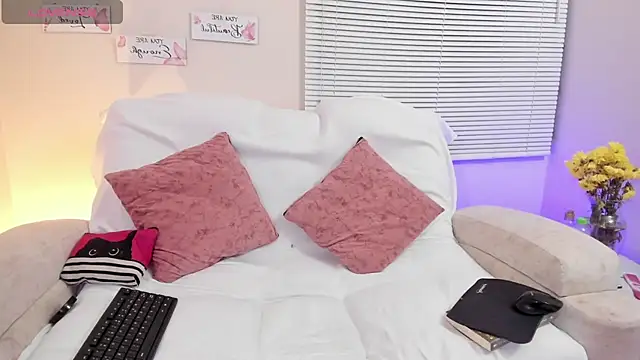 saracrowe online show from January 13, 6:16 am