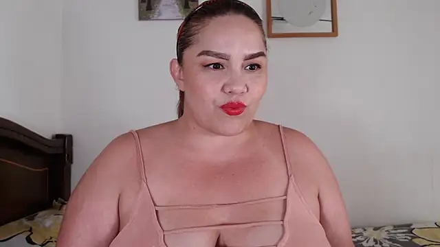 Snapshot of antoniamoreno82 chatting on April 20, 8:32 pm antoniamoreno82 online show from April 20, 8:32 pm