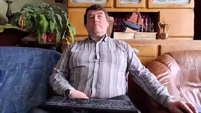 sympatrique online show from February 17, 11:50 am