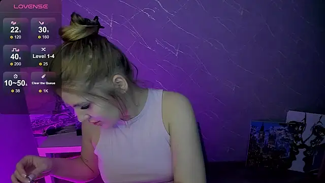 lily williamss online show from April 11, 1:32 am