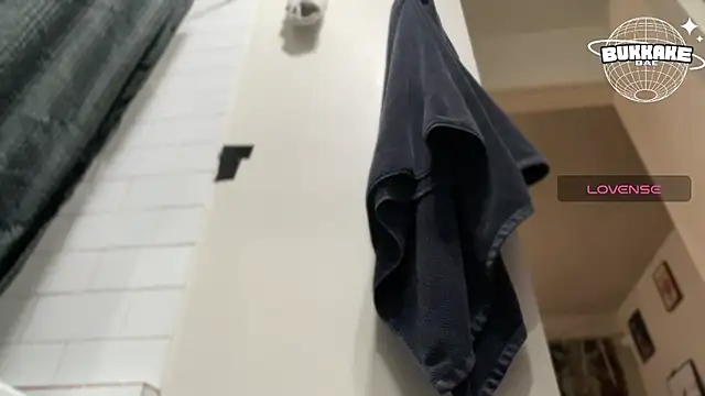 Snapshot of bukkakebae1 chatting on December 23, 10:21 am bukkakebae1 online show from December 23, 10:21 am