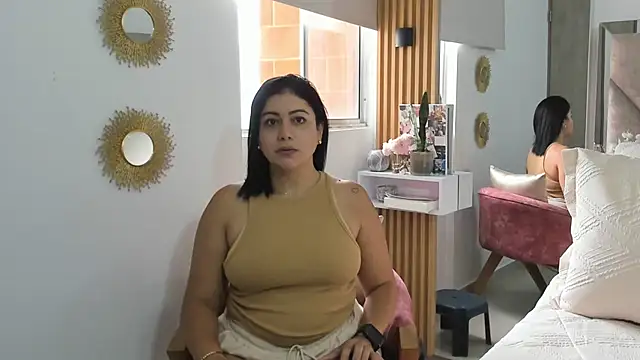 Snapshot of EmilyPeytonn chatting on February 10, 3:38 pm EmilyPeytonn online show from February 10, 3:38 pm