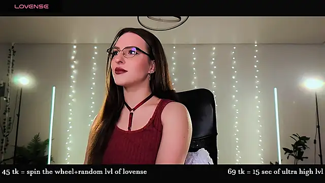 Snapshot of Alicia_x_art chatting on April 11, 5:50 pm Alicia x art online show from April 11, 5:50 pm