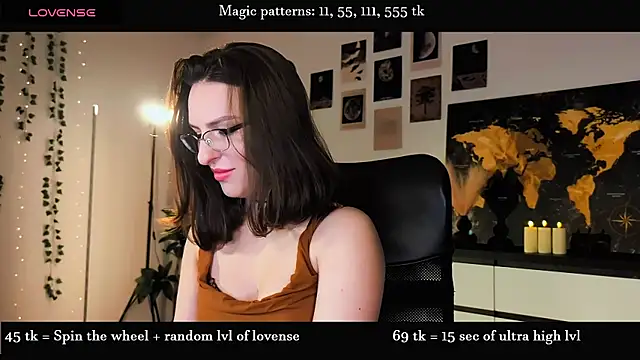 Snapshot of Alicia_x_art chatting on June 6, 5:50 pm Alicia x art online show from June 6, 5:50 pm