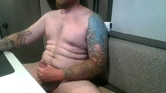 Snapshot of daddytoasty chatting on May 22, 1:02 am daddytoasty online show from May 22, 1:02 am