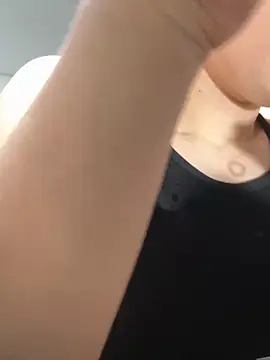 Amelia Rouse online show from September 11, 9:04 pm