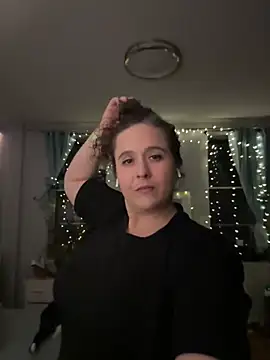 sylviahhh online show from March 29, 5:40 am