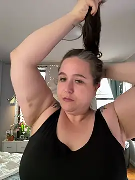 sylviahhh online show from April 1, 9:34 pm