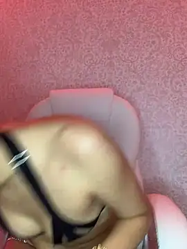 Snapshot of _Aura- chatting on February 19, 3:39 am  Aura- online show from February 19, 3:39 am