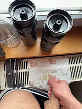 Siggidc2n online show from March 11, 11:16 am