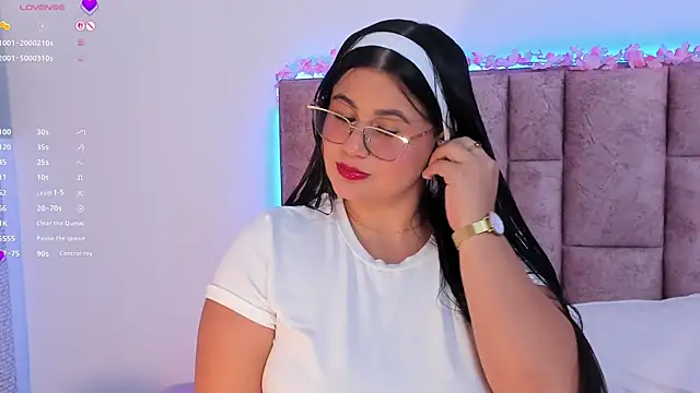 miahkumar online show from April 10, 7:18 pm