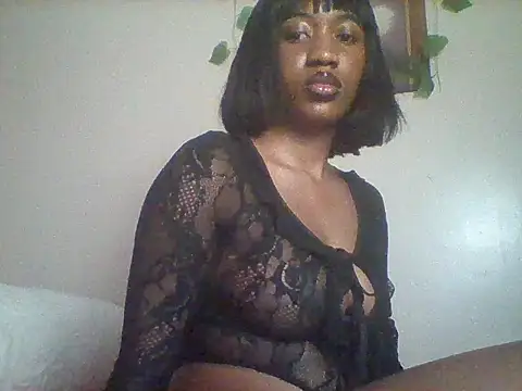 Queeen model online show from April 19, 10:01 pm