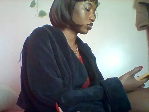 Snapshot of Queeen_model chatting on June 25, 12:53 pm Queeen model online show from June 25, 12:53 pm