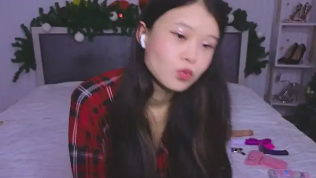 Snapshot of Tina_Kim_ chatting on December 14, 8:13 am Tina Kim online show from December 14, 8:13 am