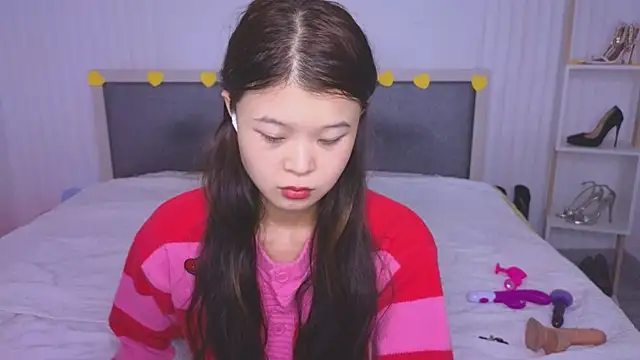 Snapshot of Tina_Kim_ chatting on February 6, 7:45 am Tina Kim online show from February 6, 7:45 am