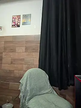 Snapshot of izumikarol chatting on June 5, 4:56 pm izumikarol online show from June 5, 4:56 pm