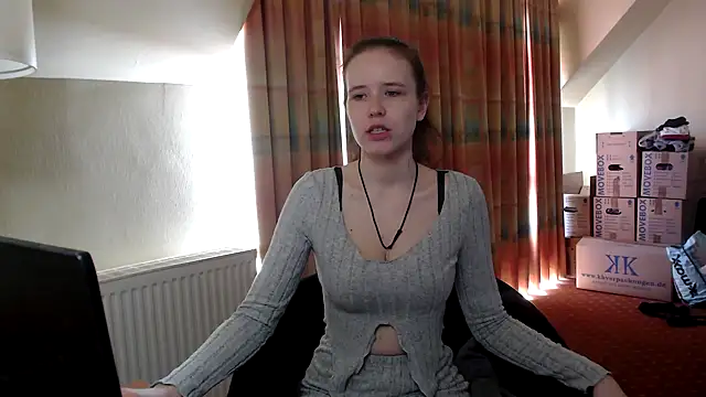 Snapshot of Princess-Lilly chatting on January 12, 12:44 pm Princess-Lilly online show from January 12, 12:44 pm