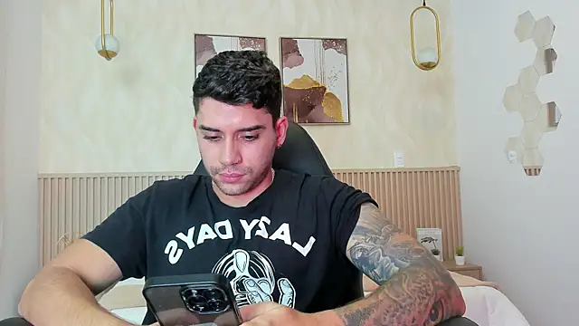 Snapshot of Mike_montoya1 chatting on October 9, 9:57 pm Mike montoya1 online show from October 9, 9:57 pm