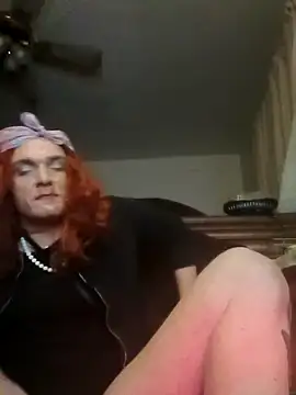 Snapshot of Dee-Lux_Fux chatting on October 17, 9:12 am Dee-Lux Fux online show from October 17, 9:12 am