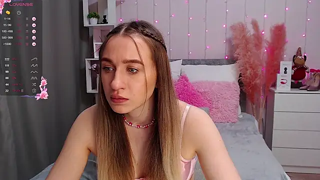 Snapshot of PornoGirlX chatting on February 5, 7:10 pm PornoGirlX online show from February 5, 7:10 pm