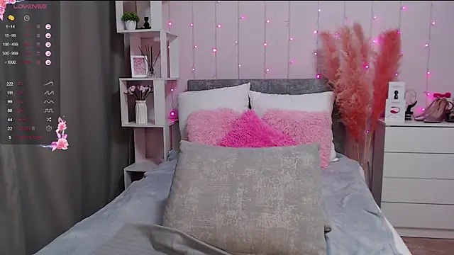 Snapshot of PornoGirlX chatting on February 26, 10:31 pm PornoGirlX online show from February 26, 10:31 pm