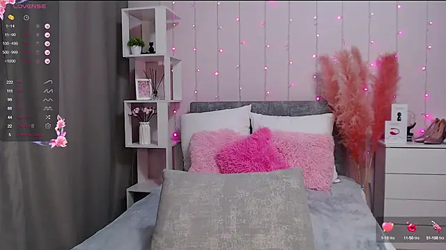 Snapshot of PornoGirlX chatting on March 2, 5:23 am PornoGirlX online show from March 2, 5:23 am