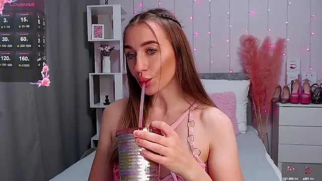 Snapshot of PornoGirlX chatting on September 13, 5:46 pm PornoGirlX online show from September 13, 5:46 pm