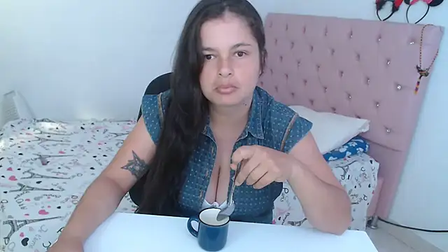 Snapshot of Aliciaheart chatting on December 20, 7:39 pm Aliciaheart online show from December 20, 7:39 pm