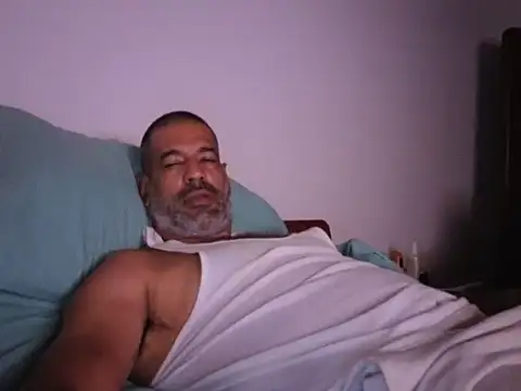 Snapshot of jackbigcock11 chatting on April 27, 4:43 am jackbigcock11 online show from April 27, 4:43 am