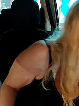 BecciDeluxe online show from July 17, 8:24 pm