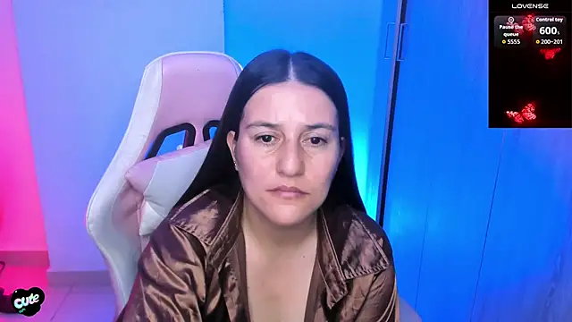 Snapshot of Saskyaa chatting on April 26, 1:47 am Saskyaa online show from April 26, 1:47 am