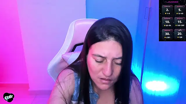 Snapshot of Saskyaa chatting on June 4, 2:39 am Saskyaa online show from June 4, 2:39 am