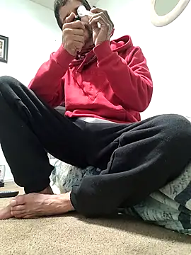 Snapshot of LongDickZee562 chatting on November 9, 12:14 pm LongDickZee562 online show from November 9, 12:14 pm