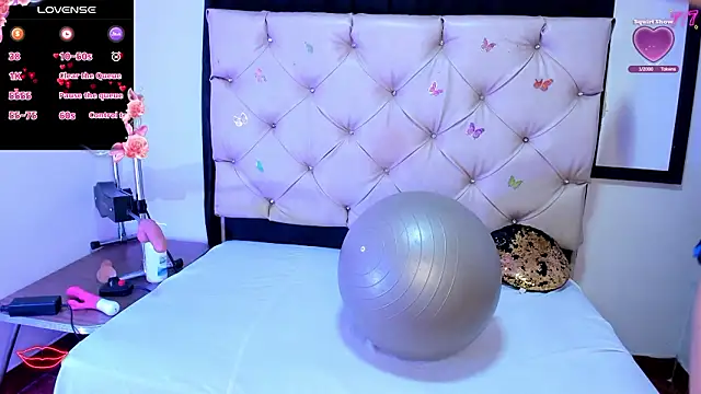 cleopatraa online show from March 21, 2:09 pm