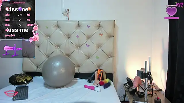 Snapshot of cleopatraa chatting on May 7, 8:36 pm cleopatraa online show from May 7, 8:36 pm
