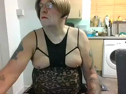 samanthasissieuk online show from January 1, 4:18 am