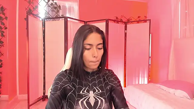 Snapshot of your_khloe chatting on December 1, 1:05 pm your khloe online show from December 1, 1:05 pm