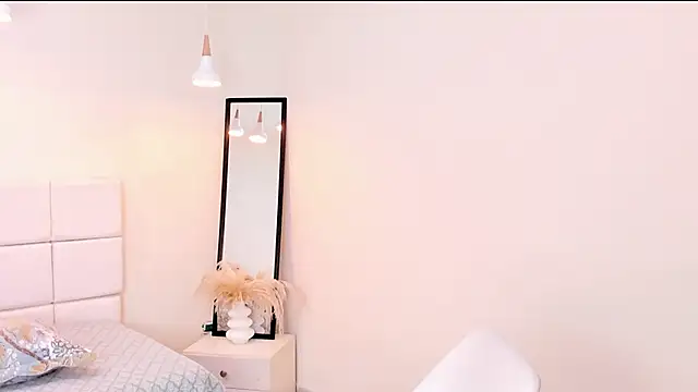 Snapshot of your_khloe chatting on March 3, 1:17 pm your khloe online show from March 3, 1:17 pm