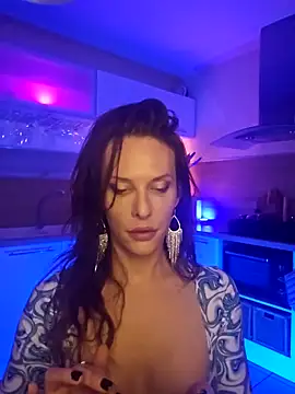 Snapshot of Luna_Kitanna chatting on December 8, 7:11 pm Luna Kitanna online show from December 8, 7:11 pm