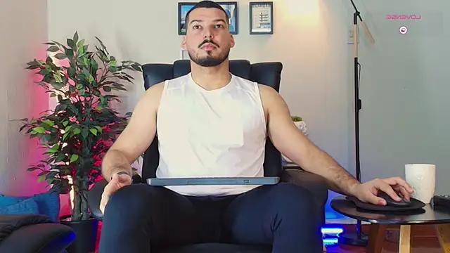 HenryBenso online show from January 17, 5:38 pm