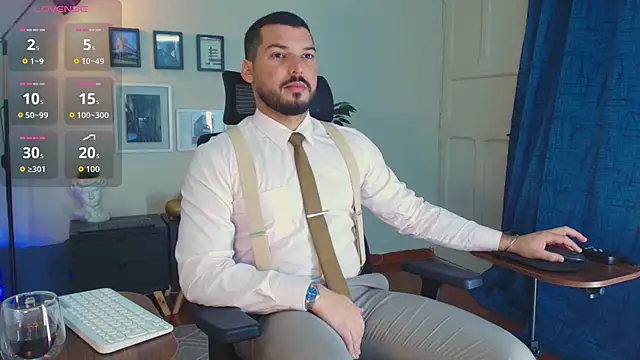 Snapshot of HenryBenso chatting on April 21, 12:44 pm HenryBenso online show from April 21, 12:44 pm