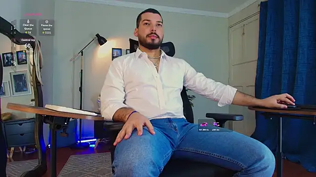 Snapshot of HenryBenso chatting on May 11, 10:21 am HenryBenso online show from May 11, 10:21 am
