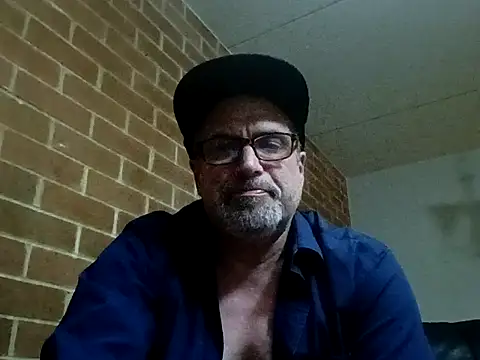 Snapshot of Naked_Sk8r chatting on January 18, 5:33 am Naked Sk8r online show from January 18, 5:33 am