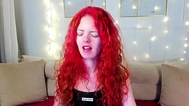 RubyAttwood online show from December 31, 6:48 am